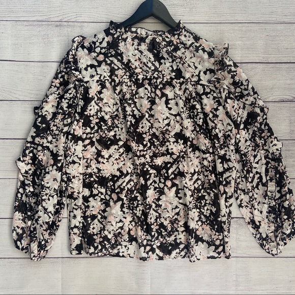 EXPRESS Metallic Floral Ruffle Top - Picture 13 of 16